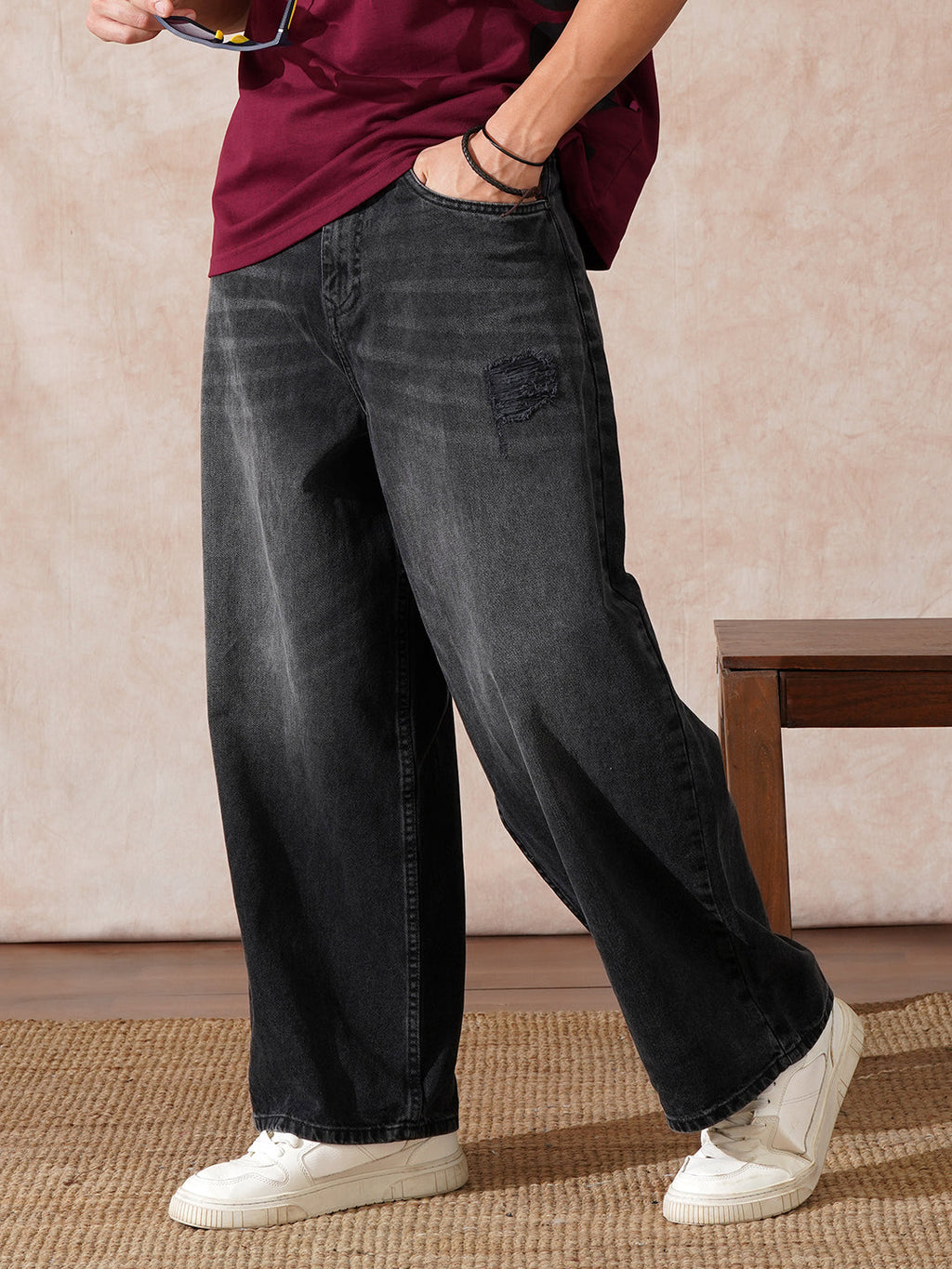 Men Light Washed Baggy Jeans