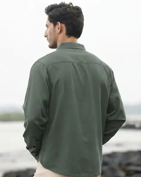 NEONOMAD
Men Regular Fit Shirt