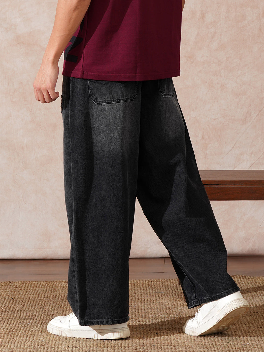 Men Light Washed Baggy Jeans
