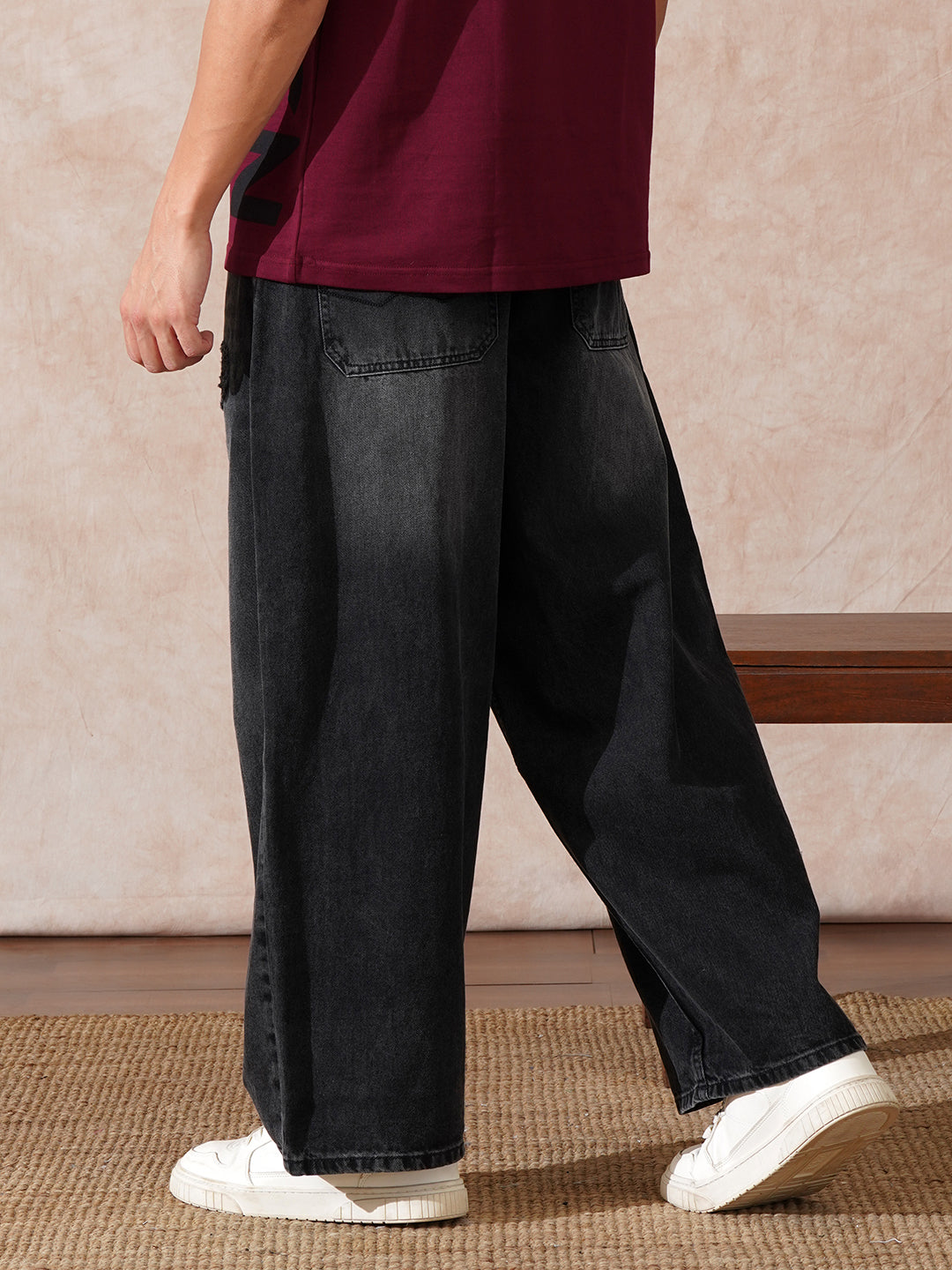 Men Light Washed Baggy Jeans
