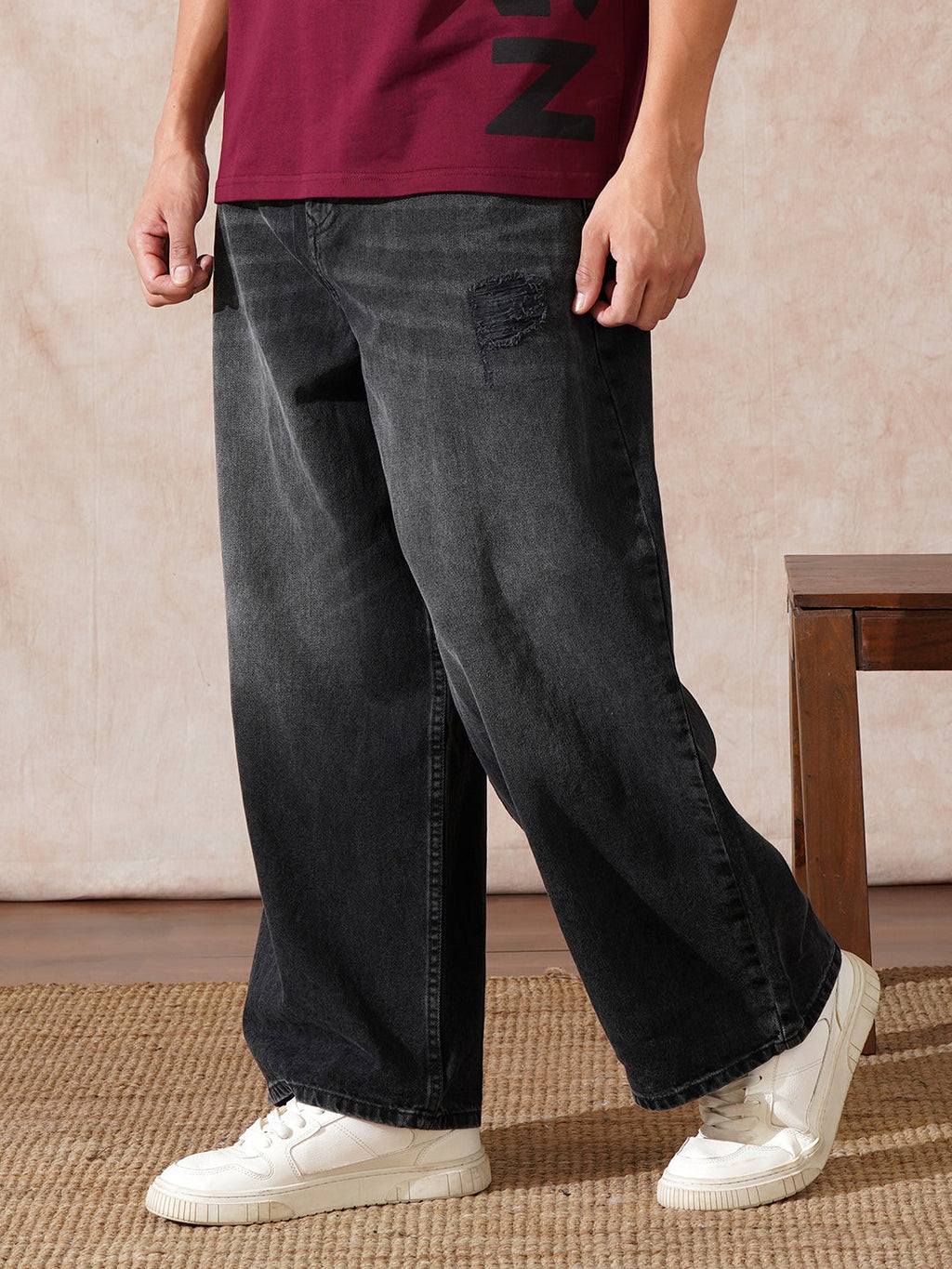 Men Light Washed Baggy Jeans